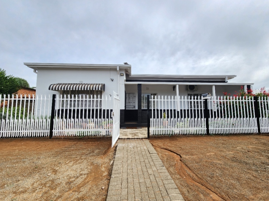 3 Bedroom Property for Sale in Beaconsfield Northern Cape